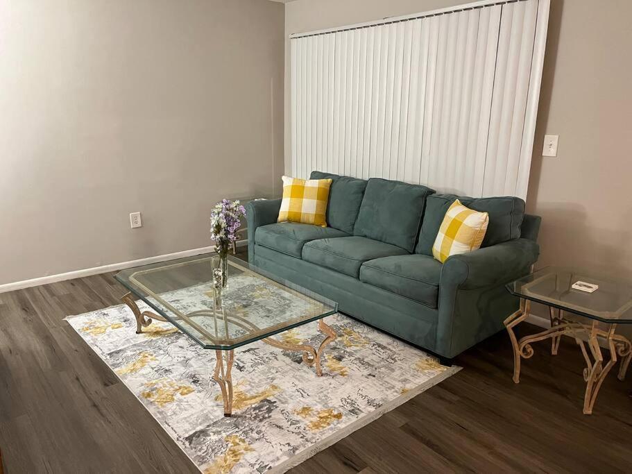 Cozy Retreat 1.8 Mi To Stadium Gainesville Bagian luar foto